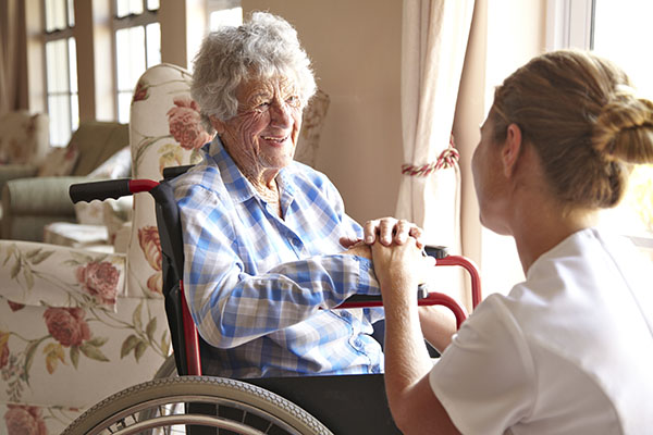 مزیت مراقبت از سالمند در منزل
