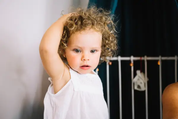 با رشد کودک، به چه نکاتی در مراقبت از موی کودک خود باید توجه کرد