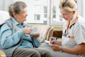 مراقبت از بیمار در منزل و خدمات مراقبتی ویژه بیماران