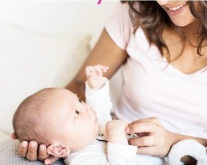فواید شیر مادر و تاثیرات استفاده از شیر مادر بر رشد و پرورش نوزادان