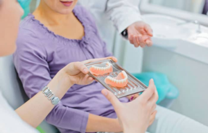 دندانپزشک و دندان مصنوعی