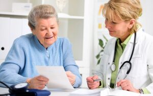 مشاوره پزشکی و کاهش کلسترول سالمندان