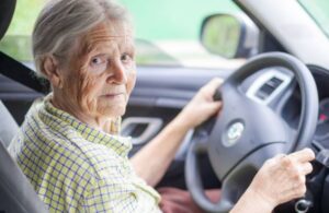 روشهای رانندگی در سالمندان