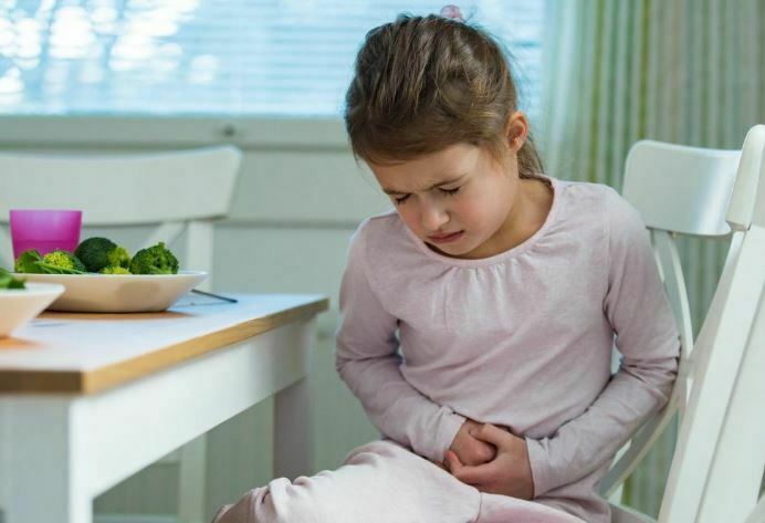 مسمومیت غذایی در کودکان و هر آنچه لازم است والدین و پرستار کودک بدانند