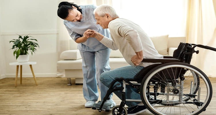پرستاری از سالمند ویلچری بدون تحرک