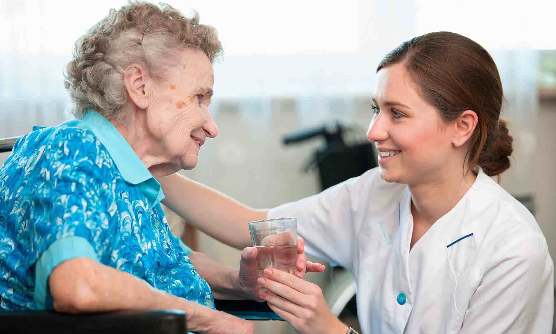 آسانی دسترسی به محل زندگی سالمندان در نرخ دستمزد پرستار سالمند موثر است