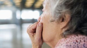مراقبت از افراد مسن مبتلا به افسردگی حاد