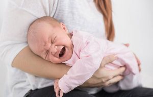 کولیک نوزادان چه علتی دارد؟