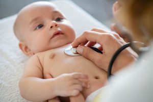 چکاپ نوزادان توسط پرستاران چگونه انجام می شود؟