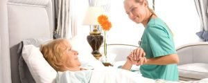 وظایف یک پرستار سالمند چیست؟