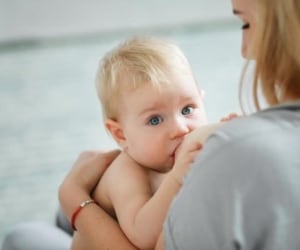 پرستاری از کودکانی که از شیر مادر تغذیه می کنند