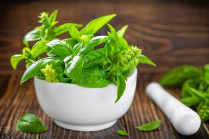 گیاه درمانی بجای استفاده از داروی شیمیایی